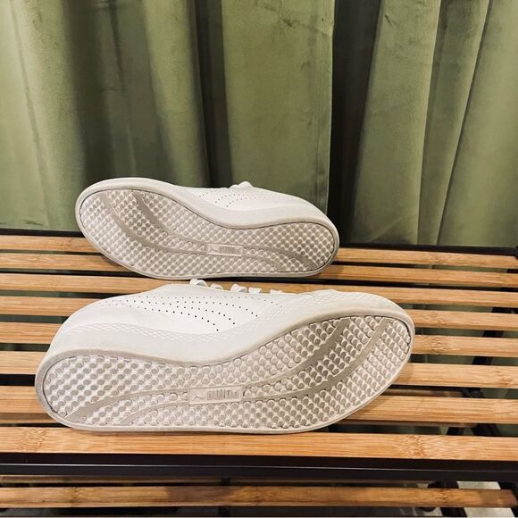 PUMA Smash Perforated White Sneaker size 6.5 - Picture 3 of 10